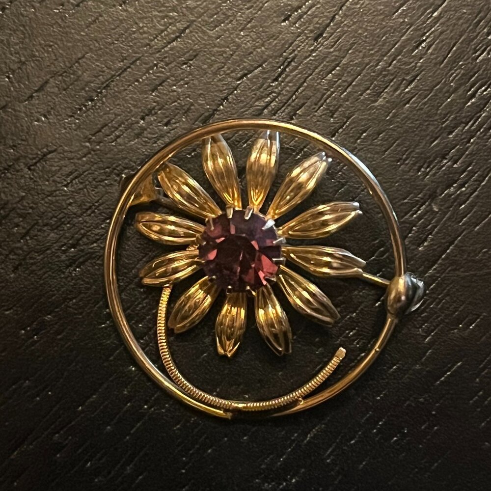 Vintage Gold Tone Sunflower Flower Brooch Deep Purple Amethyst Like Stone